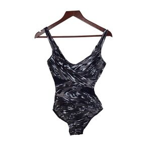 MIRACLESUIT Feline Fixation Madero Underwire One-Piece Swimsuit Size 8.